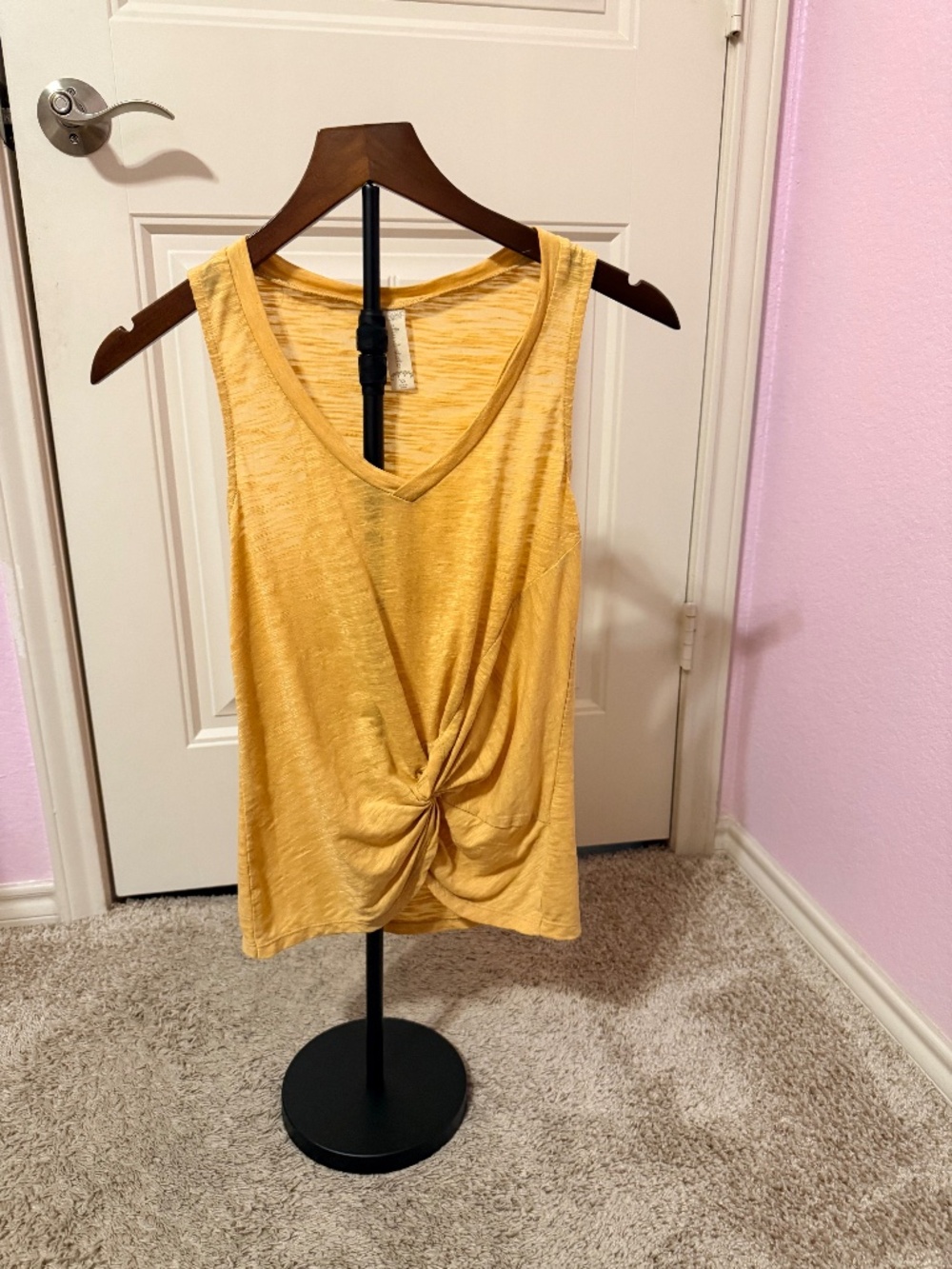 Altar'd State tank top XS Women's Yellow Favorite Knot Front V Neck Racerback